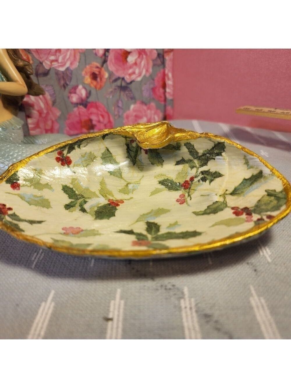 DECOUPAGE CLAM SHELL DECOUPAGE CHRISTMAS HOLLY 🎄 ON A CLAM SHELL TRINKET DISH - Picture 6 of 10